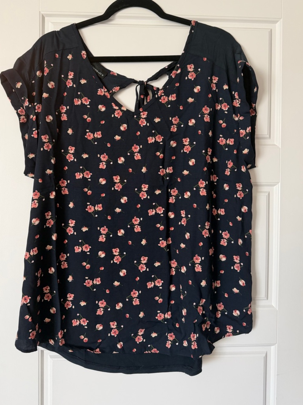 Women’s Navy Floral Tie-Back Blouse